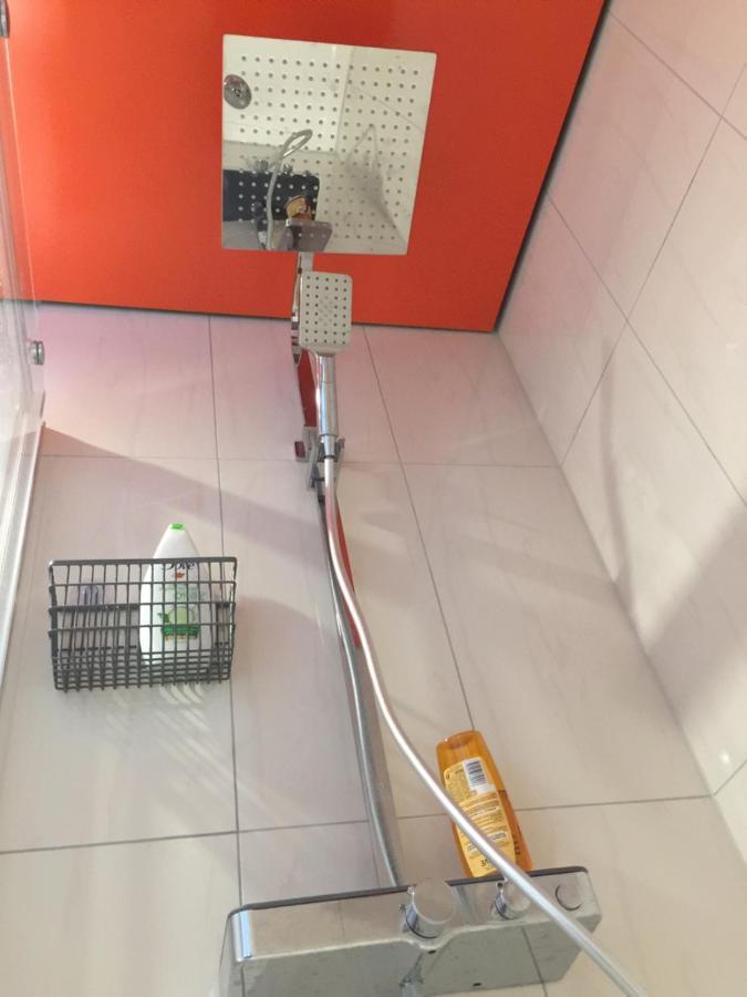 Doppel-/Zweibettzimmer mit Bad