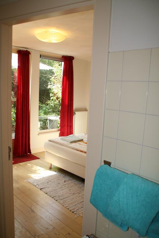 Kamer met 2 Aparte Bedden en Eigen Tuin