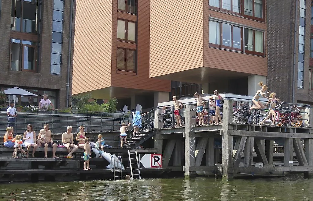 Houseboat Westerdok-1