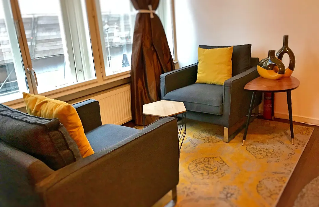 Amsterdam 4 Holiday Guestrooms-1