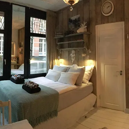 Guesthouseamsterdam-2