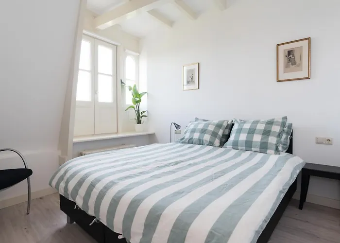 Central Rooftop Terrace Guest Suite