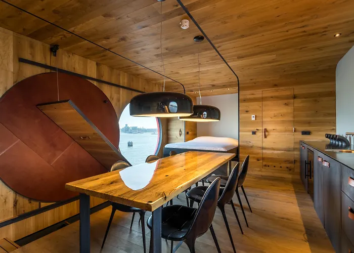 3-Sterne-Hotel: Botel