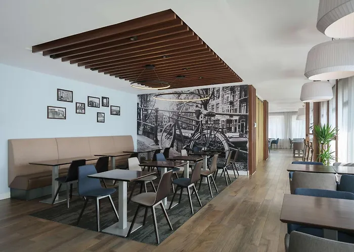 Self Catering : Hampton By Hilton Amsterdam Centre East