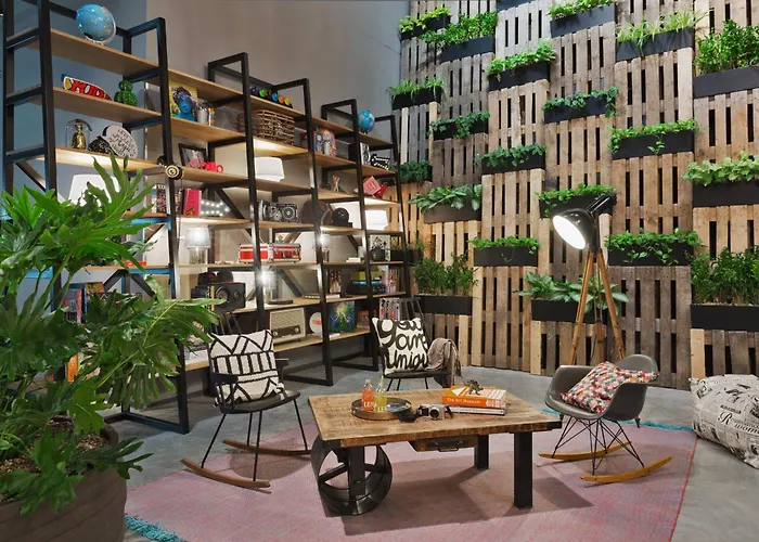 Hotel met tennis: Moxy Amsterdam Houthavens