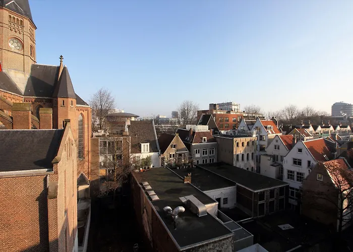 Lodge: The Bank Hotel