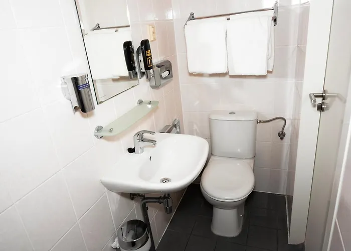 Hôtel pour familles: Amsterdam Teleport Hotel - Free Parking