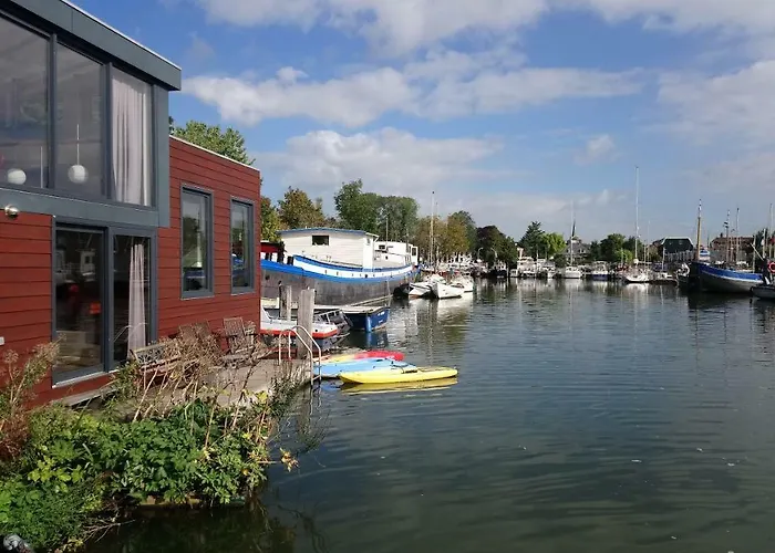 Houseboat Vliegenbos
