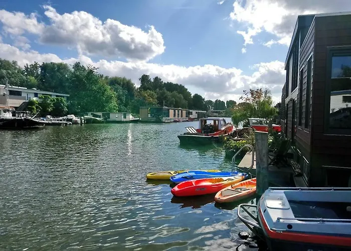 Houseboat Vliegenbos