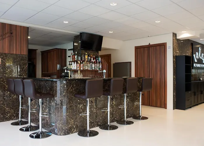 Resort: Hotel King'S Court